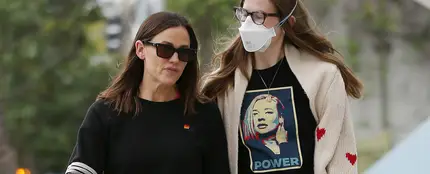 La hija de Ben Affleck confiesa su enfermedad y por qué siempre lleva mascarilla La hija de Ben Affleck confiesa su enfermedad y por qué siempre lleva mascarilla