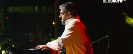 Éxtasis en San Fermín: Javi Sánchez pone a bailar y saltar a miles de personas en el escenario Europa FM