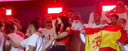 Aitana en Cibeles con La Roja Aitana en Cibeles con La Roja