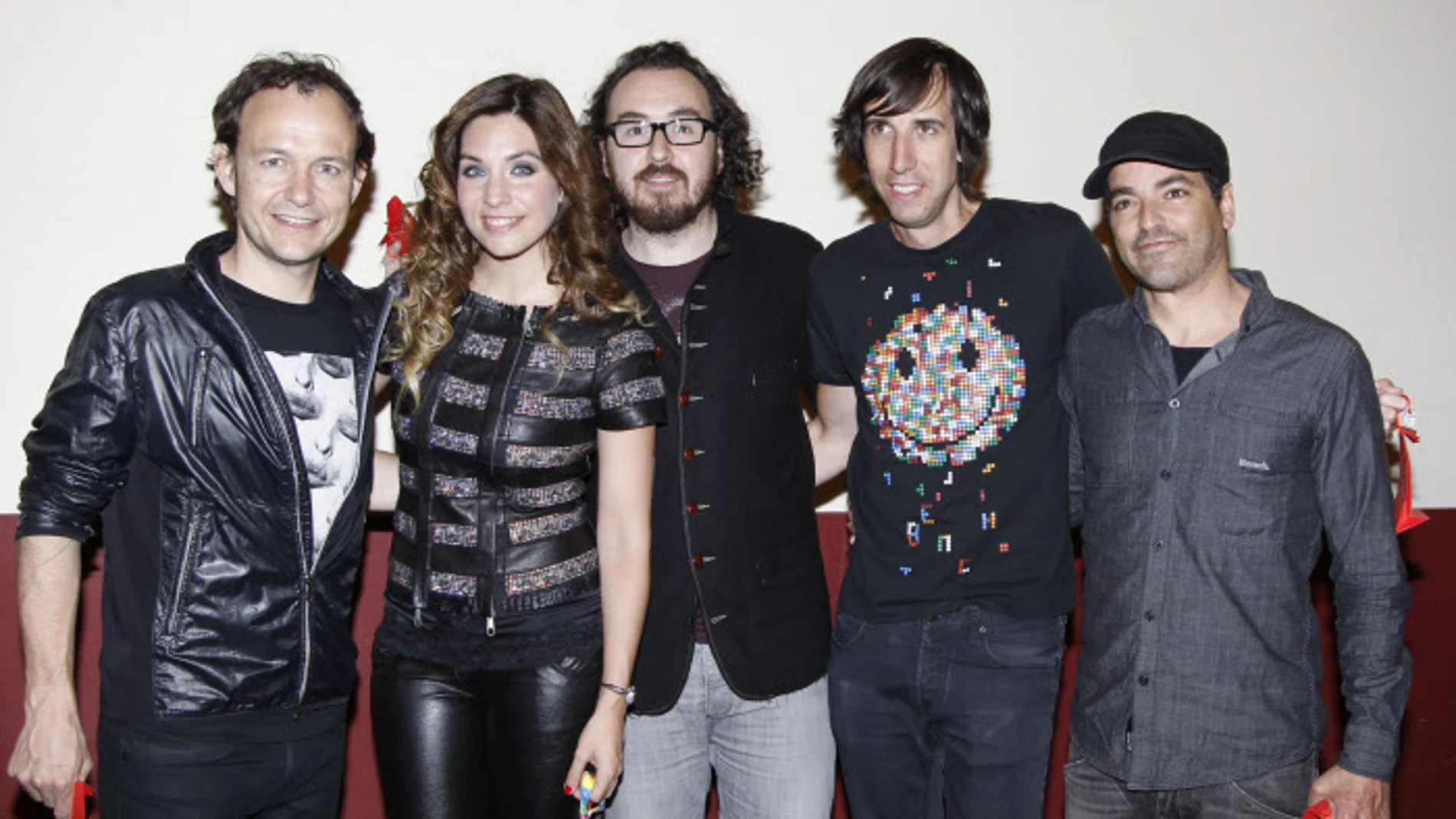 Leire Martínez y sus compañeros de La Oreja de Van Gogh Leire Martínez y sus compañeros de La Oreja de Van Gogh