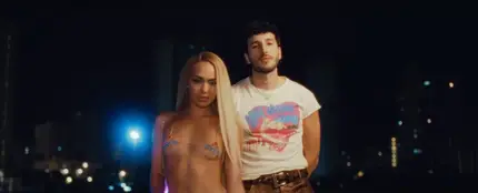 Sebastián Yatra y Bad Gyal en el videoclip de su colaboración '2AM' Sebastián Yatra y Bad Gyal en el videoclip de su colaboración '2AM'