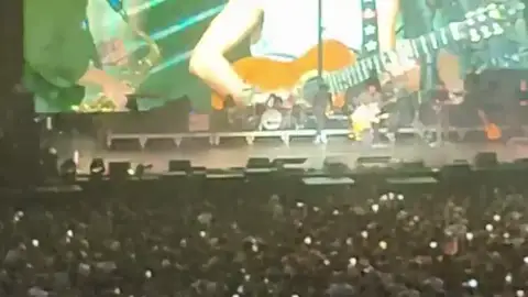 Manuel Carrasco concierto por los afectados por la DANA Manuel Carrasco concierto por los afectados por la DANA