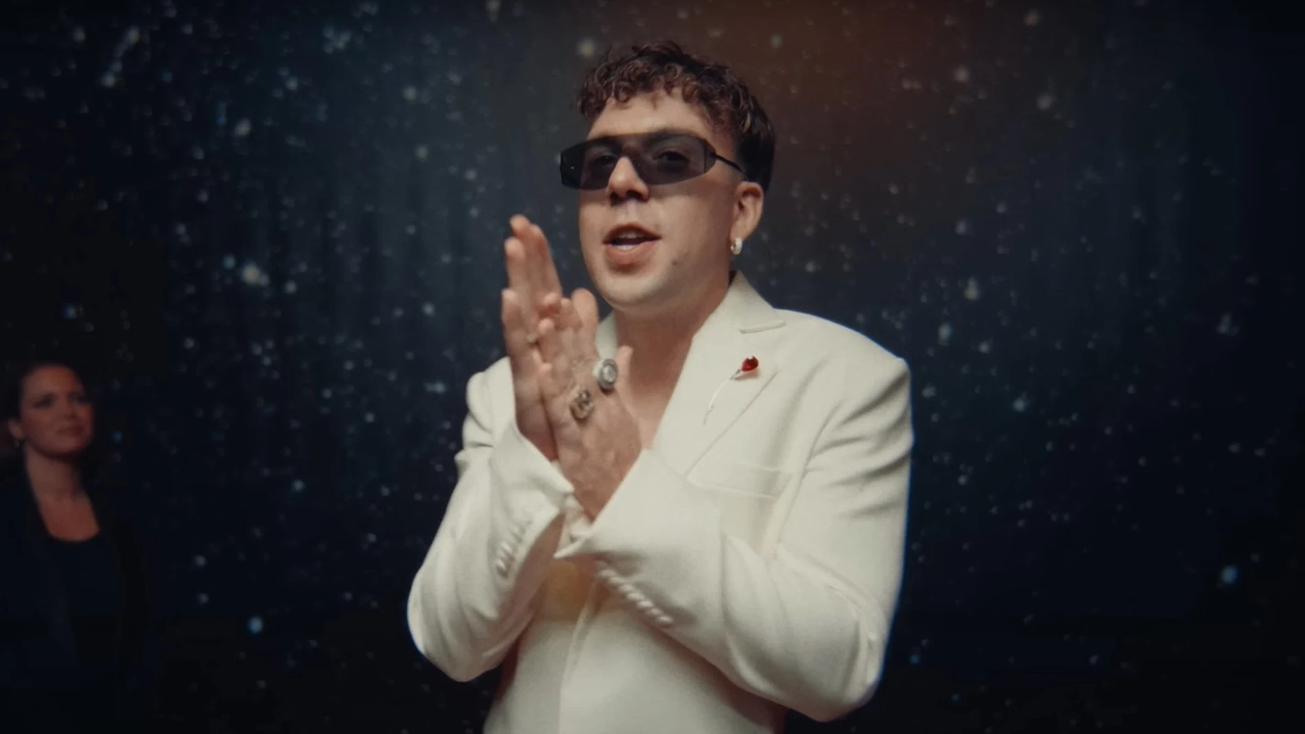 Quevedo en el videoclip de 'Duro' Quevedo en el videoclip de 'Duro'