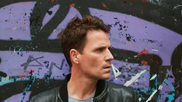 Dani Martín publica 'Me vuelves puto loco' y calienta el lanzamiento de su nuevo álbum