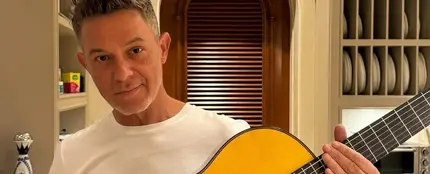 Alejandro Sanz y su guitarra Alejandro Sanz y su guitarra