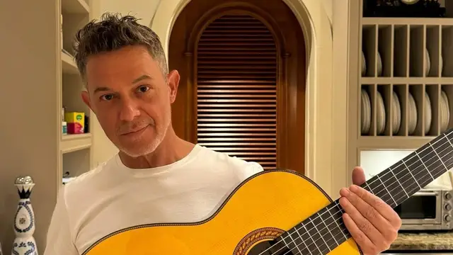 Alejandro Sanz y su guitarra