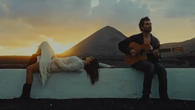 GRISO hipnotiza a su público con 'Por Si Acaso', con un videoclip de película