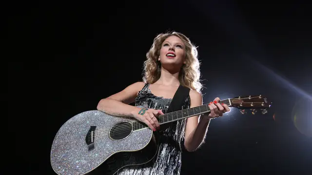 Taylor Swift en un concierto del 'Fearless tour' en 2009