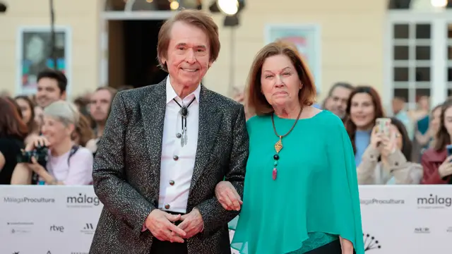 Raphael y su mujer Natalia Figueroa en el Festival de Cine de Málaga en 2023