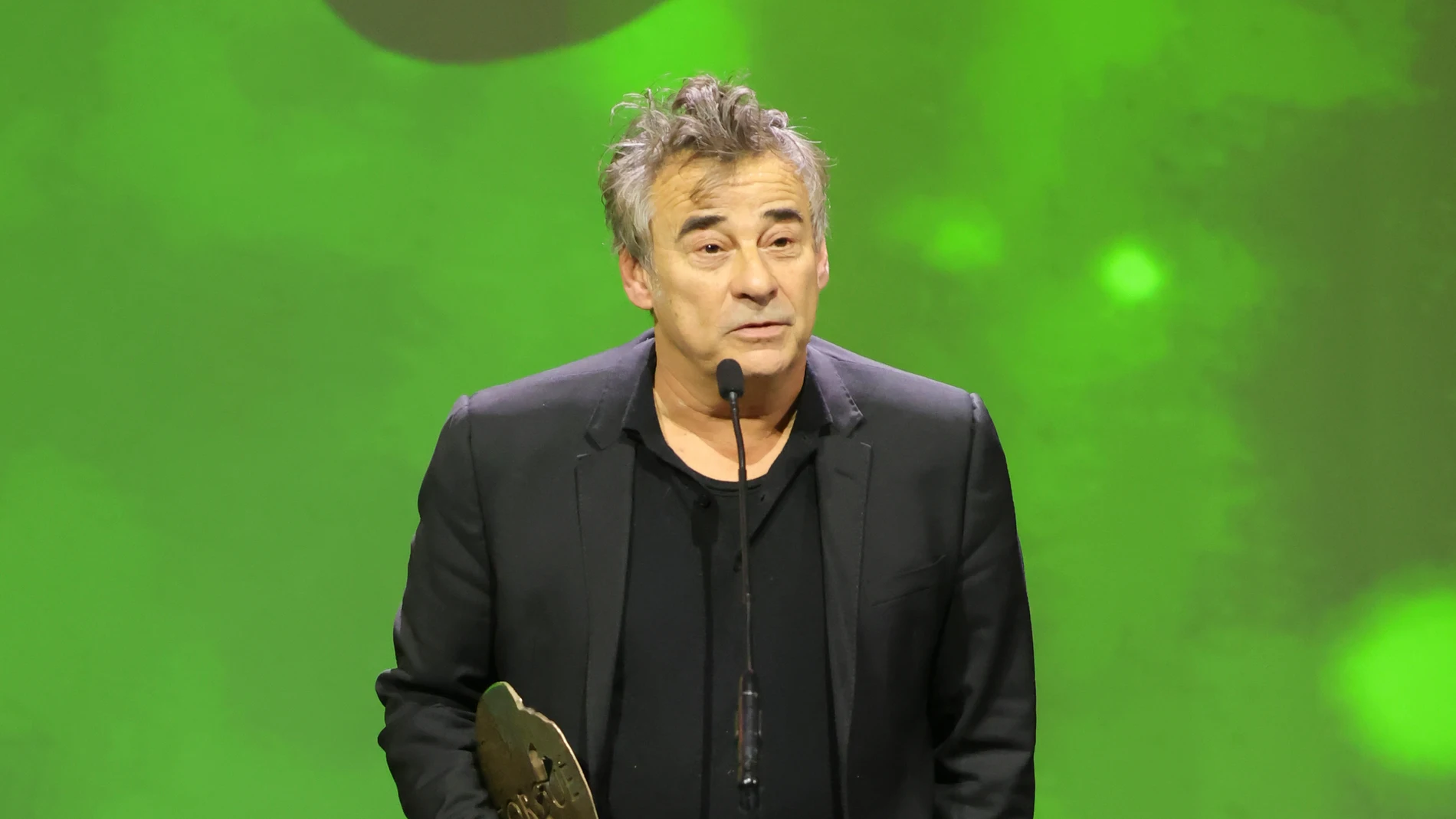 Eduard Fernández, ganador a mejor interpretación masculina en los Premios Forqué 2024 Eduard Fernández, ganador a mejor interpretación masculina en los Premios Forqué 2024