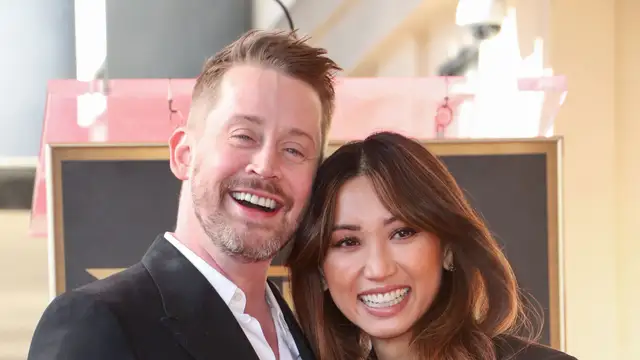 Qué fue de Macaulay Culkin tras 'Solo en casa': sus problemas con las drogas, casado con una famosa actriz y su hijo