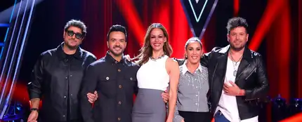 Antonio Orozco, Luis Fonsi, Eva González, Malú y Pablo López en 'La Voz' Antonio Orozco, Luis Fonsi, Eva González, Malú y Pablo López en 'La Voz'