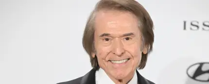 El cantante Raphael durante la gala de entrega de premios Hombre del año 2024 El cantante Raphael durante la gala de entrega de premios Hombre del año 2024