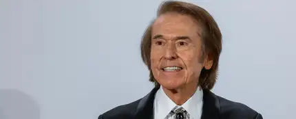 Imagen de archivo del cantante Raphael. Imagen de archivo del cantante Raphael.