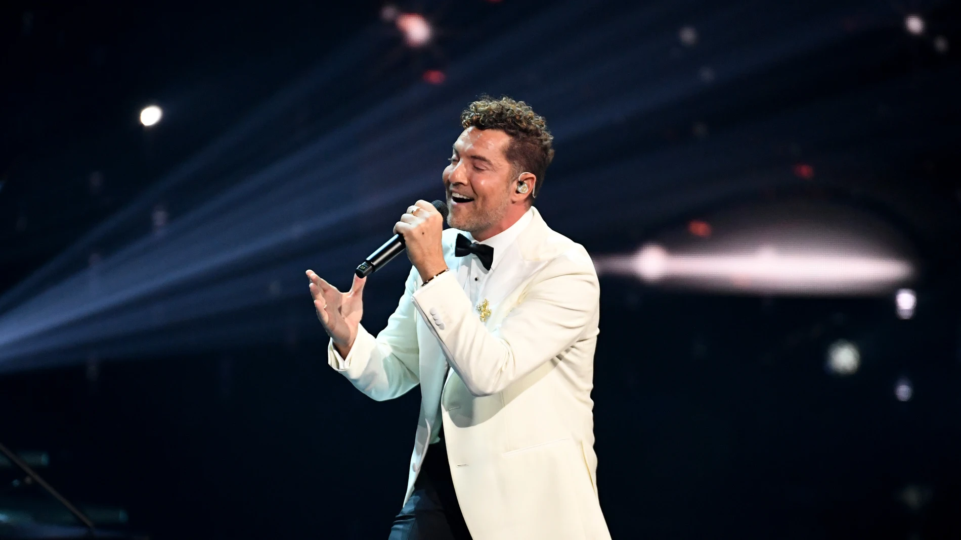 David Bisbal empieza el 2025 por todo lo alto, literalmente: así ha sido su actuación desde el Empire State de Nueva York David Bisbal empieza el 2025 por todo lo alto, literalmente: así ha sido su actuación desde el Empire State de Nueva York