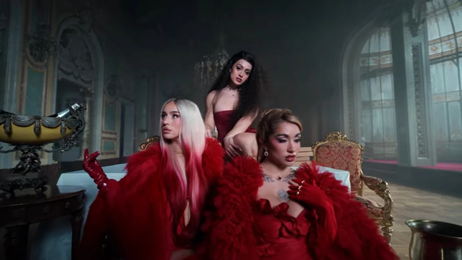 Lola Índigo, María Becerra y Villano Antillano Lola Índigo, María Becerra y Villano Antillano