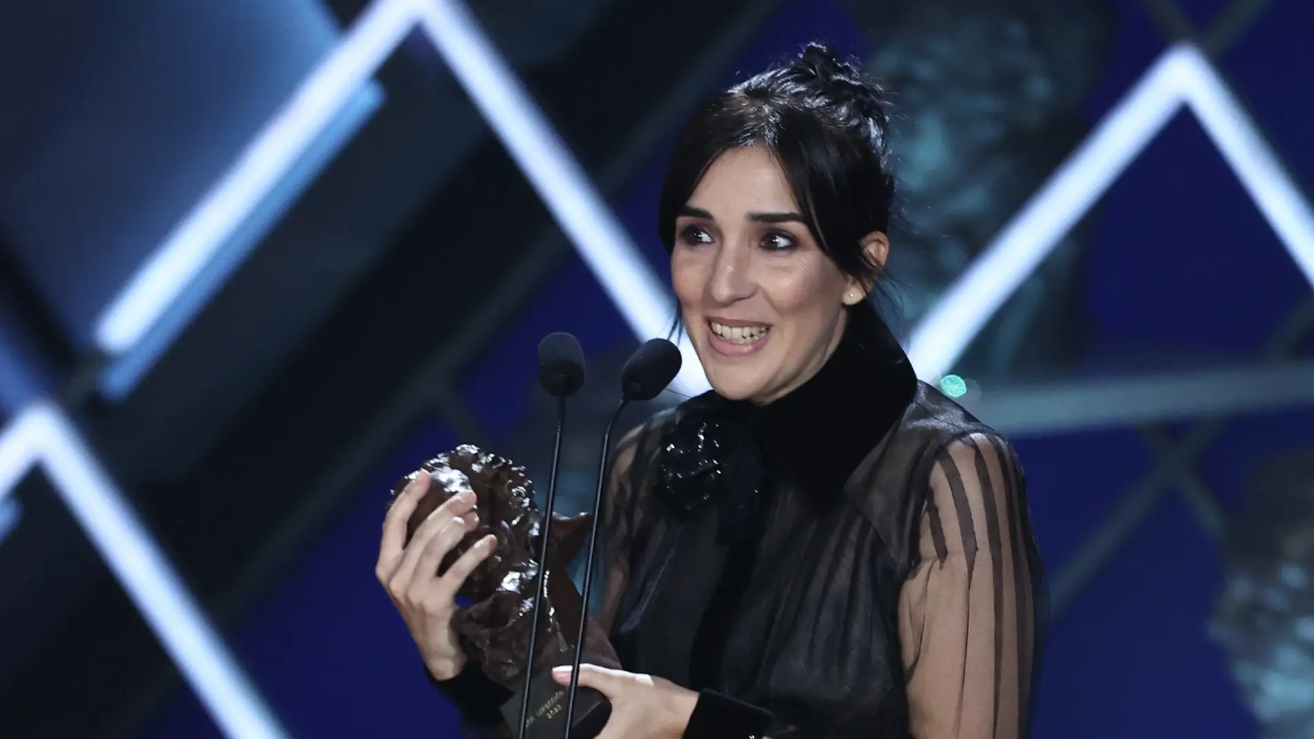 Alauda Ruiz de Azúa, premiada a Mejor dirección novel en los Premios Goya 2023 por 'Cinco lobitos' Alauda Ruiz de Azúa, premiada a Mejor dirección novel en los Premios Goya 2023 por 'Cinco lobitos'