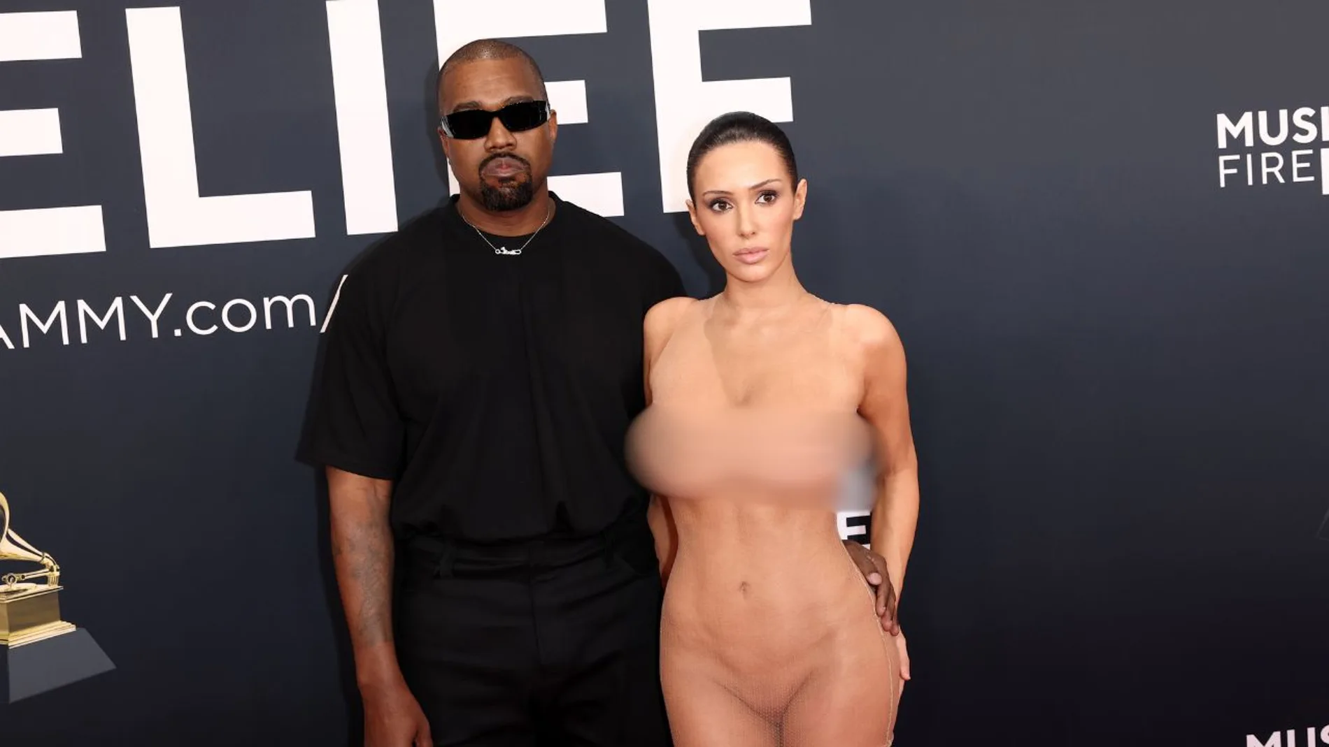 Bianca Censori y Kanye West en los Premios Grammy 2025 Bianca Censori y Kanye West en los Premios Grammy 2025