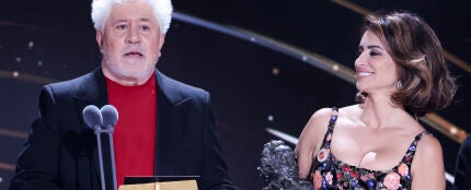 Pedro Almodóvar y Penélope Cruz en los Premios Goya 2024