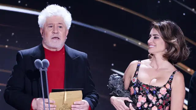 Pedro Almodóvar y Penélope Cruz en los Premios Goya 2024