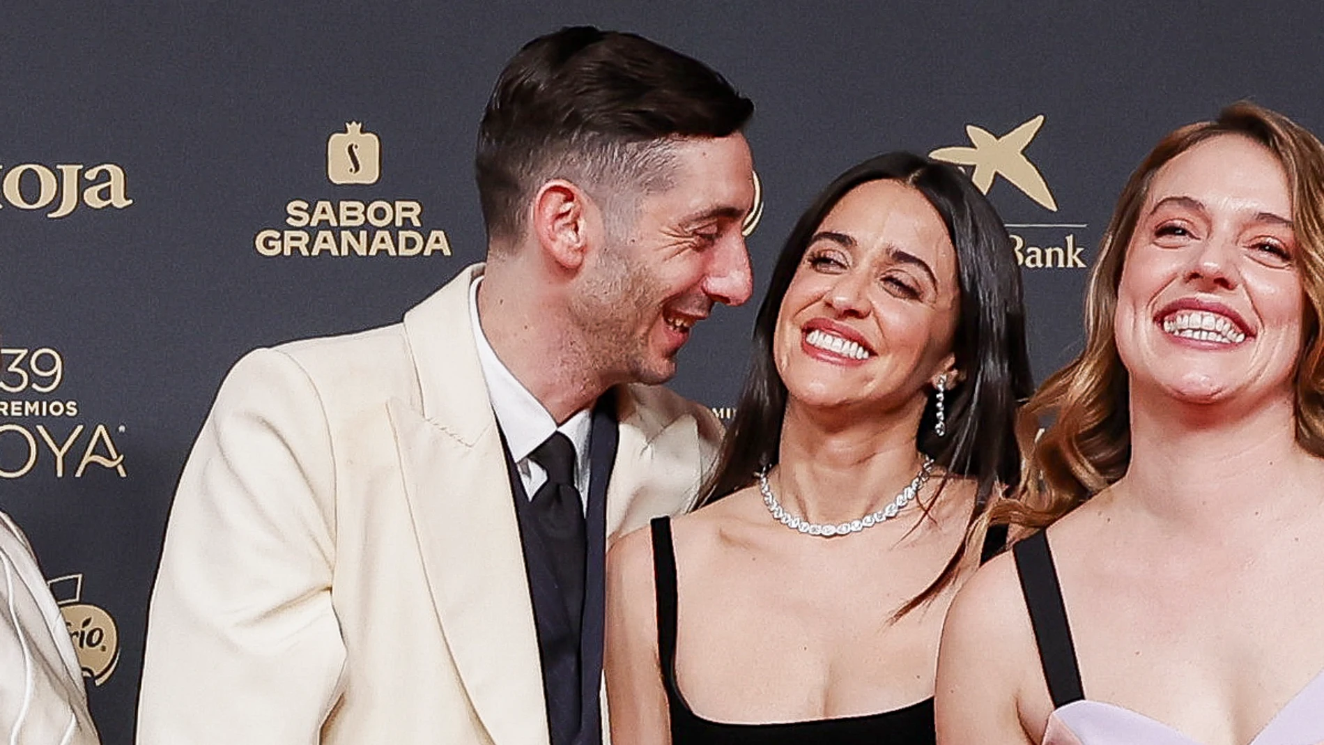 Macarena García y Enric Auquer en la alfombra roja de los Goya 2025 Macarena García y Enric Auquer en la alfombra roja de los Goya 2025