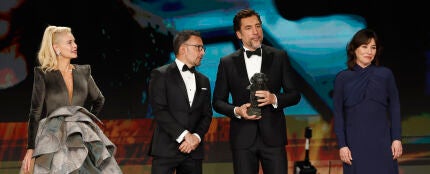 Belén Rueda, Alejandro Amenábar, Javier Bardem y Lola Dueñas entregan el Goya a Mejor película