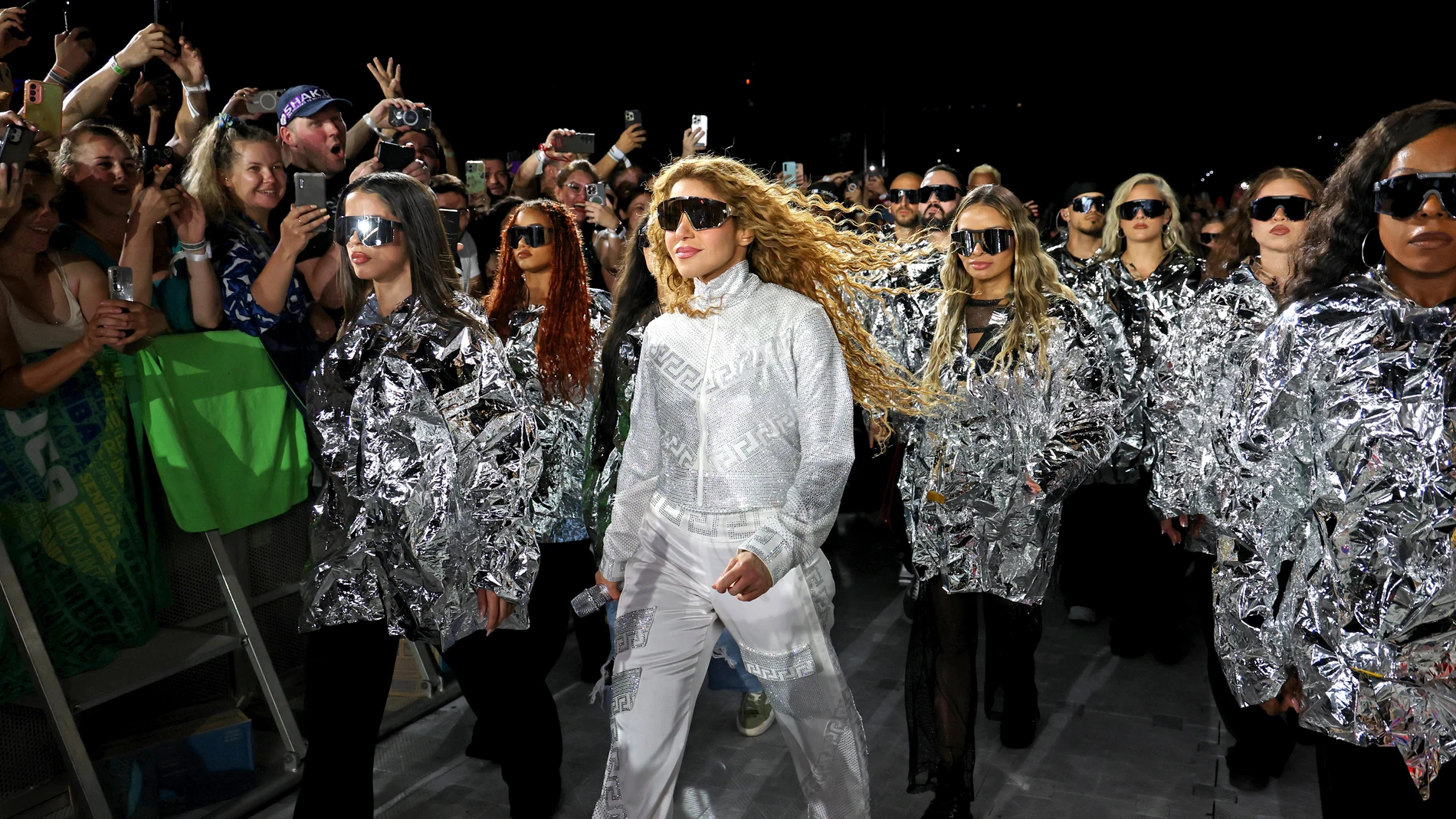 El espectacular inicio de la gira Las mujeres ya no lloran de Shakira El espectacular inicio de la gira Las mujeres ya no lloran de Shakira