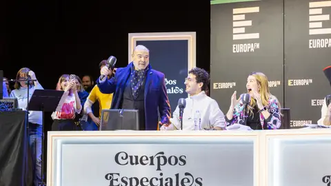 Antonio Resines irrumpe en el especial de 'Cuerpos especiales' Antonio Resines irrumpe en el especial de 'Cuerpos especiales'