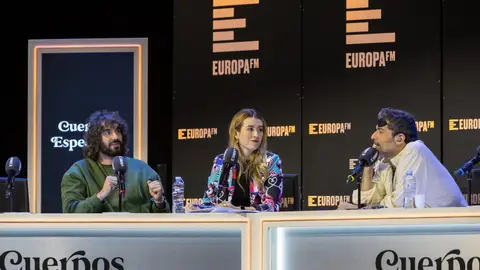 Mikel Izal en el especial de Cuerpos especiales por el Día Mundial de la Radio Mikel Izal en el especial de Cuerpos especiales por el Día Mundial de la Radio