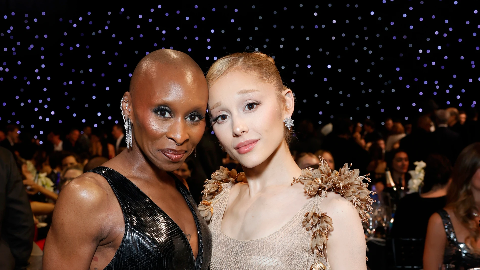 Cynthia Erivo y Ariana Grande, en los Critics Choice Awards de 2025. Cynthia Erivo y Ariana Grande, en los Critics Choice Awards de 2025.
