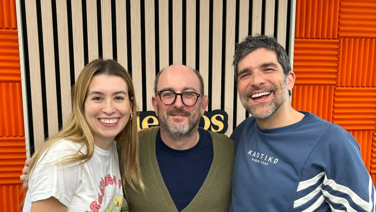 Borja Cobeaga con Eva Soriano y Nacho García en 'Cuerpos especiales' Borja Cobeaga con Eva Soriano y Nacho García en 'Cuerpos especiales'