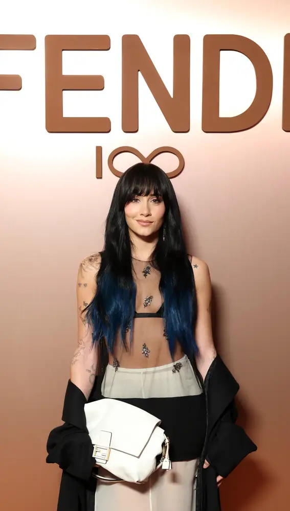 Aitana en el desfile de Fendi en Milán Aitana en el desfile de Fendi en Milán