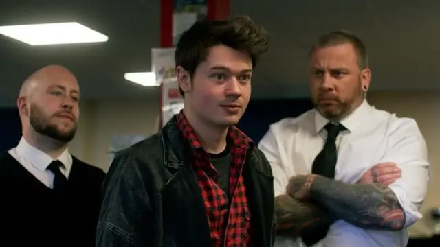 El actor Alexander Westwood en la serie 'Friends and benefits'
