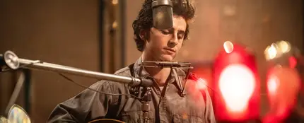 Timothée Chalamet da vida y voz a Bob Dylan en 'A Complete Unknown' Timothée Chalamet da vida y voz a Bob Dylan en 'A Complete Unknown'