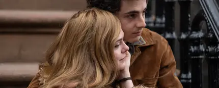 Elle Fanning y Timothée Chalamet son Sylvie (Suze Rotolo) y Bob Dylan en 'A Complete Unknown' Elle Fanning y Timothée Chalamet son Sylvie (Suze Rotolo) y Bob Dylan en 'A Complete Unknown'