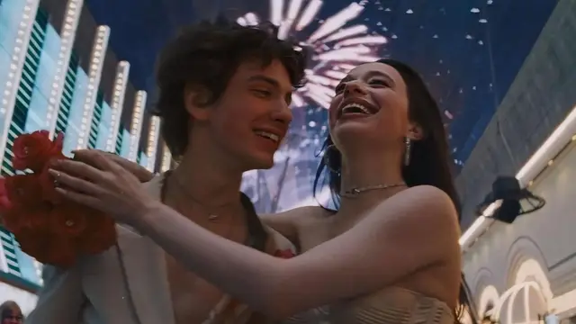 Mark Eydelshteyn y Mikey Madison son Ivan y Anora en 'Anora'
