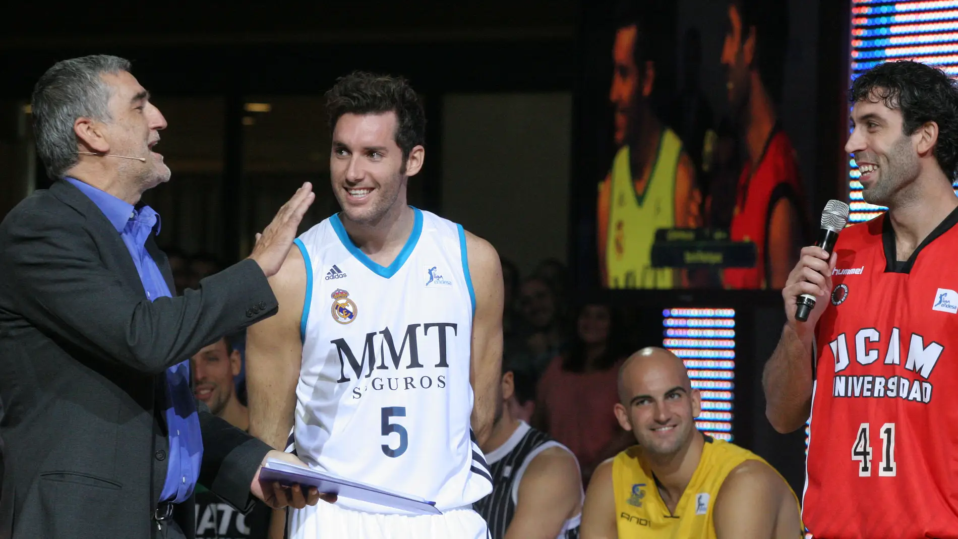 El ex jugador Juanma López Iturriaga junto a Rudy Fernández y Berni Rodríguez en 2012 El ex jugador Juanma López Iturriaga junto a Rudy Fernández y Berni Rodríguez en 2012