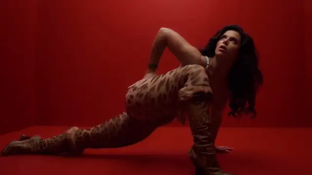 Nathy Peluso se entrega a la máxima sensualidad en 'Erotika'