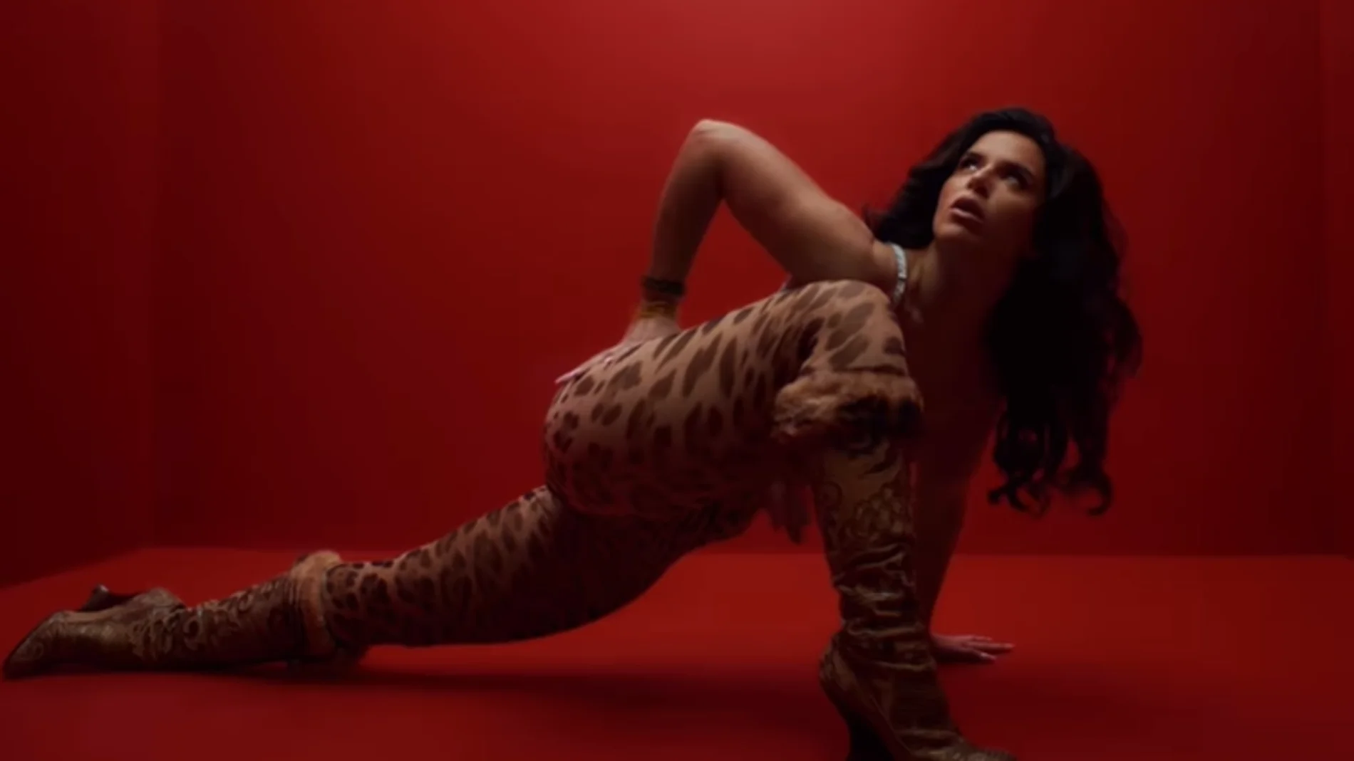 Nathy Peluso se entrega a la máxima sensualidad en 'Erotika' Nathy Peluso se entrega a la máxima sensualidad en 'Erotika'