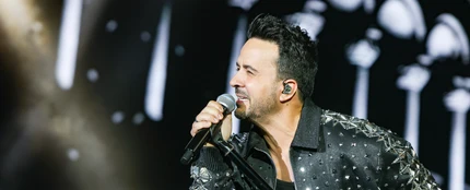 Luis Fonsi rebosa energía y entusiasmo con grandes invitados en el Movistar Arena de Madrid Luis Fonsi rebosa energía y entusiasmo con grandes invitados en el Movistar Arena de Madrid