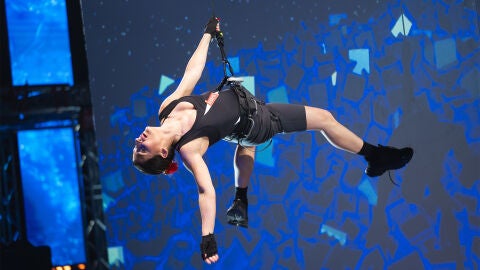 El espectacular reto de Susi Caramelo al hacer una coreografía colgada sobre una cuerda