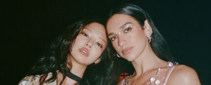 Dua Lipa y Jennie, de Blackpink, estrenan su colaboración 'Handlebars'