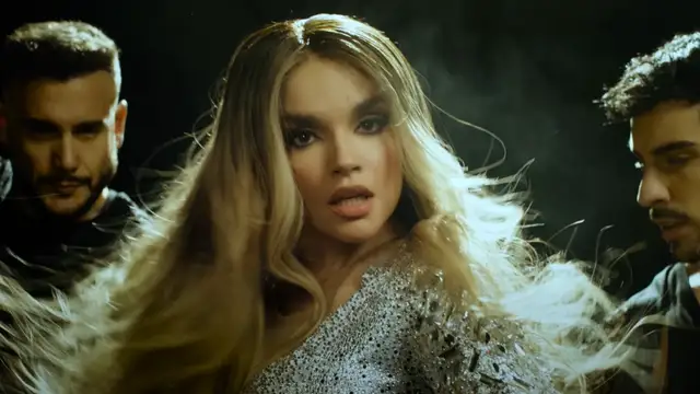 Melody en el videoclip de 'Esa Diva'