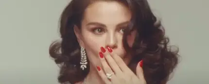 Selena Gomez en el videoclip de 'Sunset Blvd' Selena Gomez en el videoclip de 'Sunset Blvd'