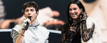 Troye Sivan y Dua Lipa actúan en la gira 'Radical Optimism Tour' en Melbourne (Australia) el 22 de marzo de 2025