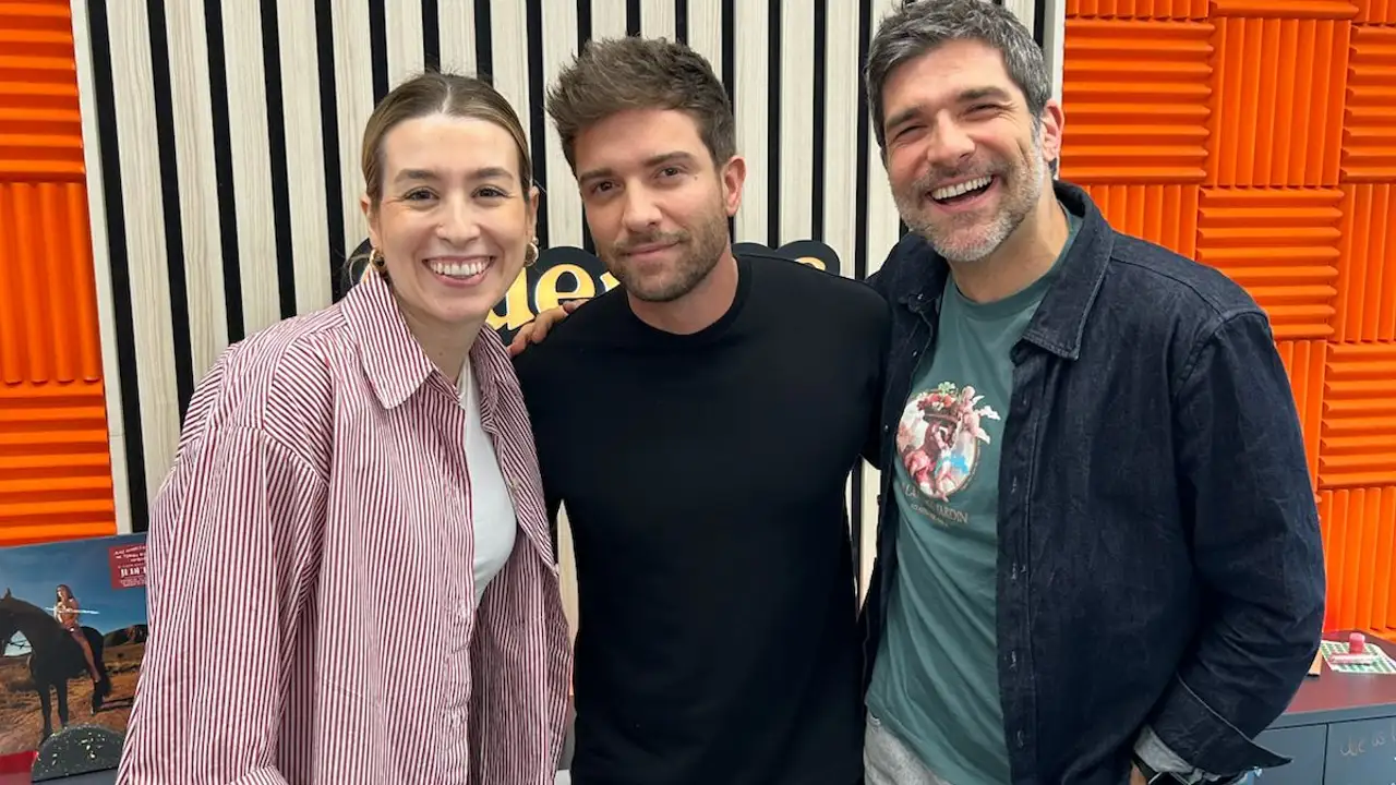 Pablo Alborán confiesa que llamó a Alejandro Sanz porque 'Clickbait' le recuerda a 'No es lo mismo' Pablo Alborán confiesa que llamó a Alejandro Sanz porque 'Clickbait' le recuerda a 'No es lo mismo'