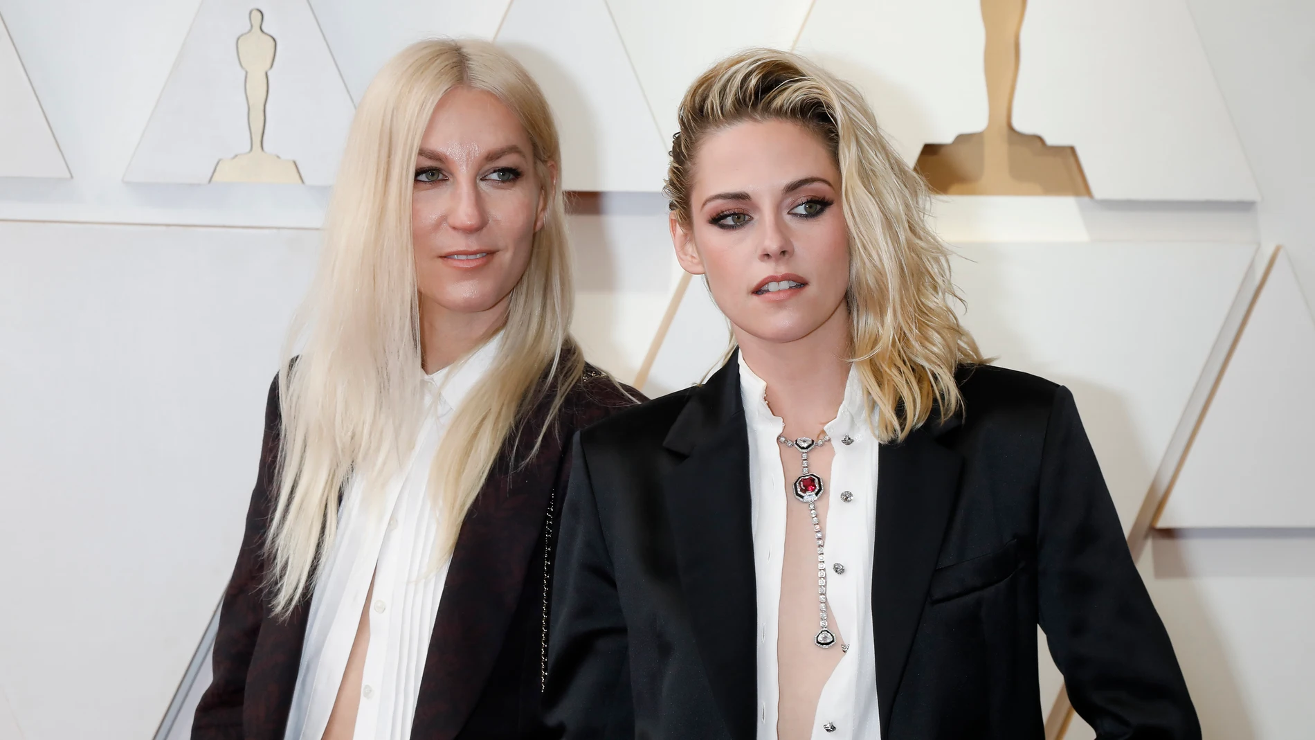 Kristen Stewart y su novia Dylan Meyer Kristen Stewart y su novia Dylan Meyer