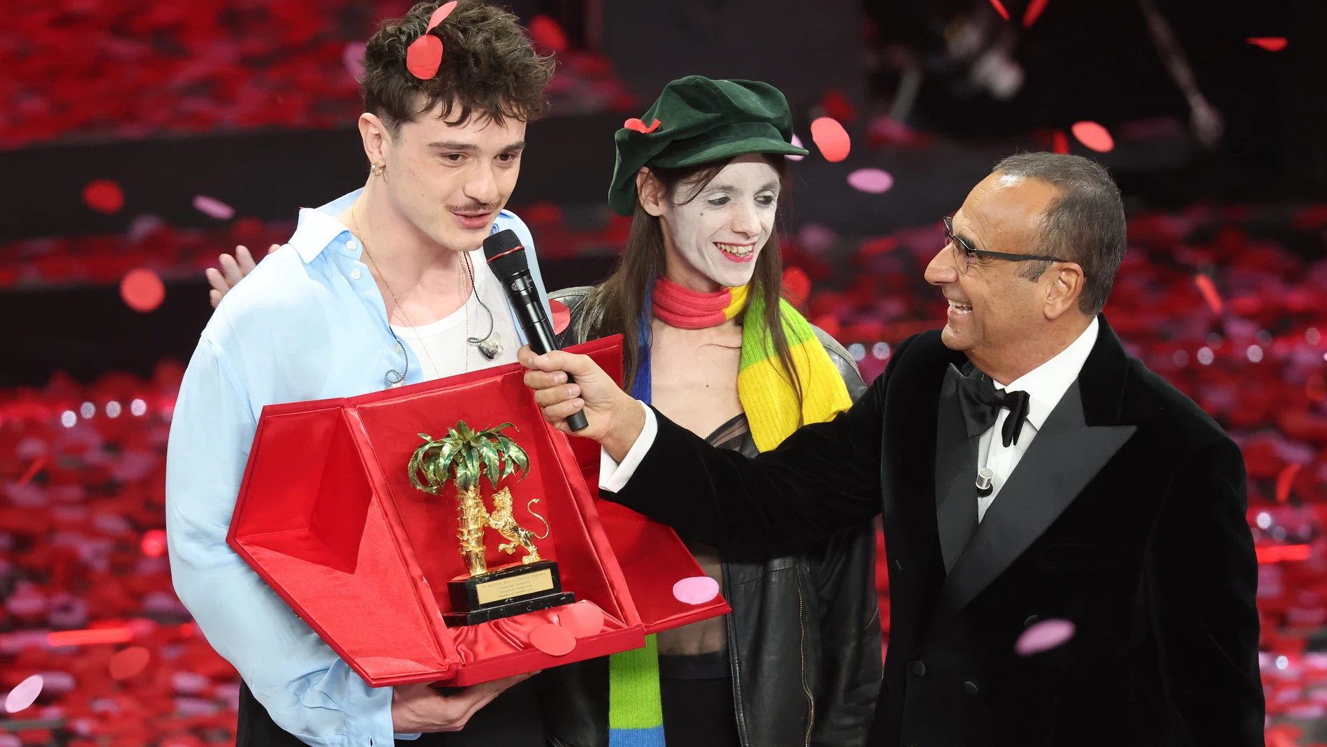 Olly y Lucio Corsi, en la final de Sanremo 2025. Olly y Lucio Corsi, en la final de Sanremo 2025.