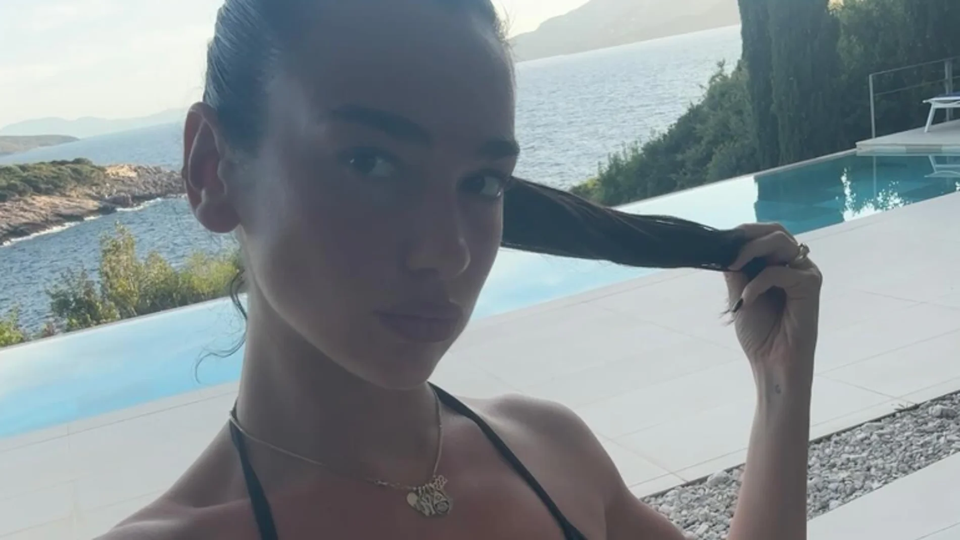 Las románticas imágenes de Dua Lupa y Callum Turner disfrutando de la Pascua Las románticas imágenes de Dua Lupa y Callum Turner disfrutando de la Pascua