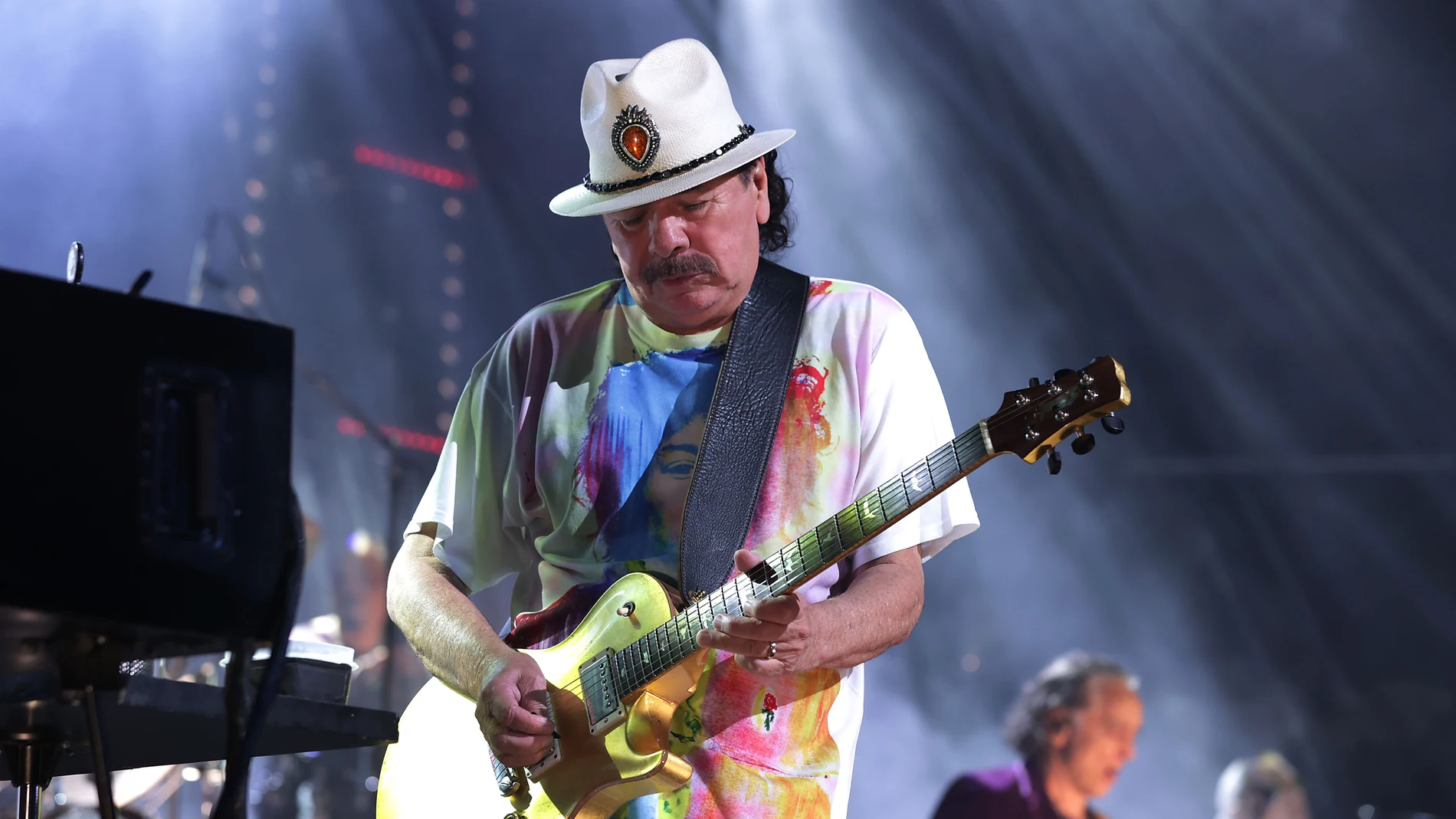 El guitarrista Carlos Santana en 2023 El guitarrista Carlos Santana en 2023